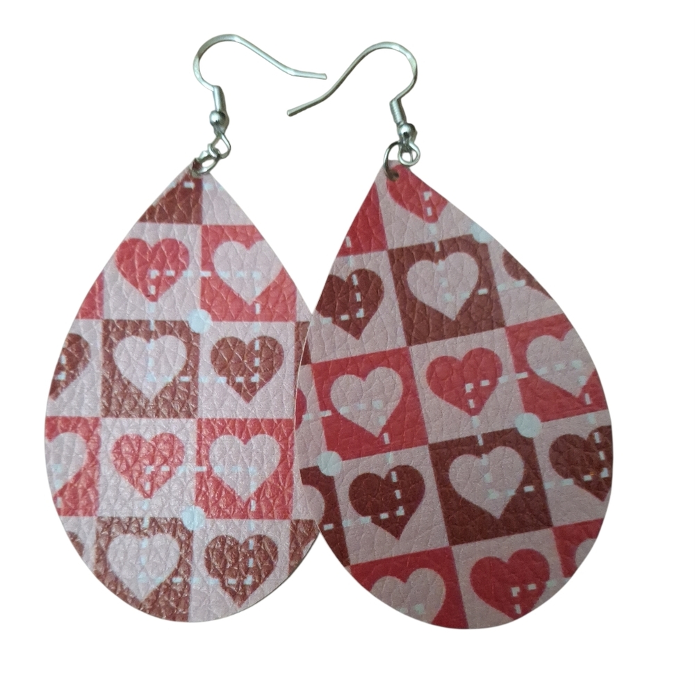 Heart Pattern Teardrop Earrings in Pink and Brown